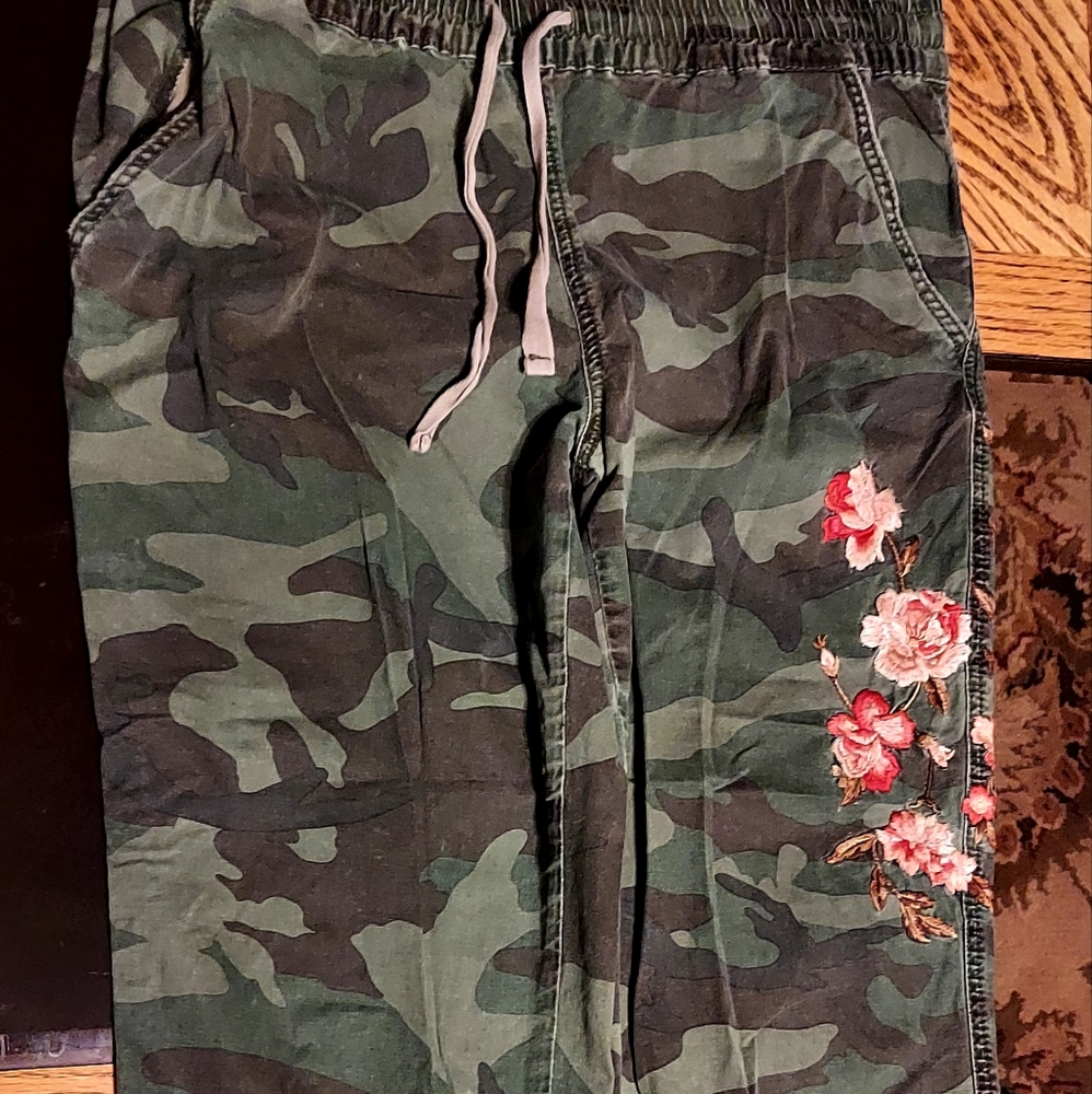 Anthro Driftwood Camo Joggers W M